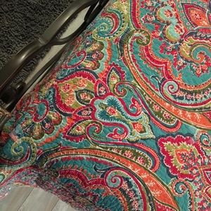 colorful reversible quilted throw blanket! 💚💛💙